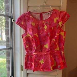 4/$25 SALE LOFT Size 6 Medium Vibrant Floral Pink and Yellow Peplum Top